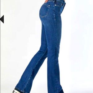 2BEBE Jeans Medium Color Mid Rise Straight Leg Stretch 33” inseam 16” Waist